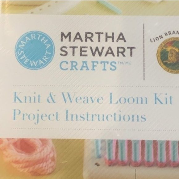 Martha Stewart Crafts Knit & Weave Loom Kit with Bonus Tape Measure - Picture 4 of 8